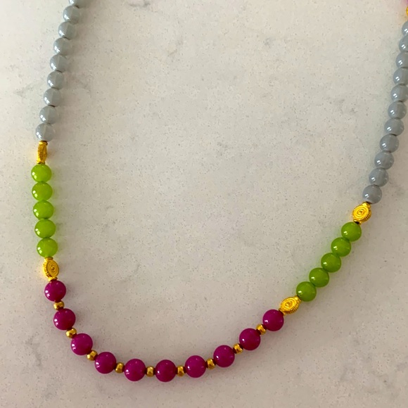 Pink, grey and green beaded necklace. - Picture 3 of 5